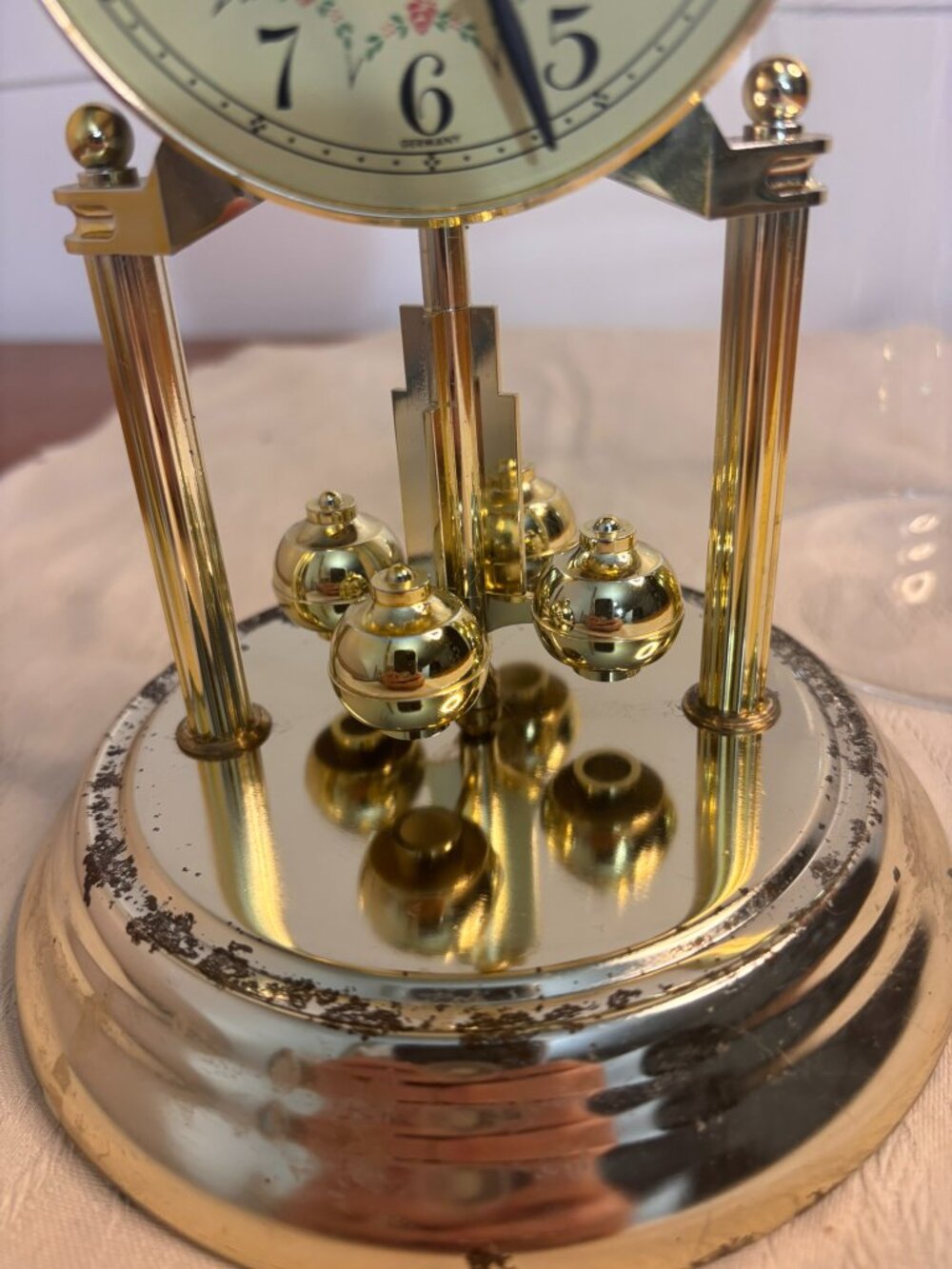 VTG Concordia Quartz Rotating Pendulum Anniversary Dome Clock w/Gold Tone Base - Picture 4 of 12